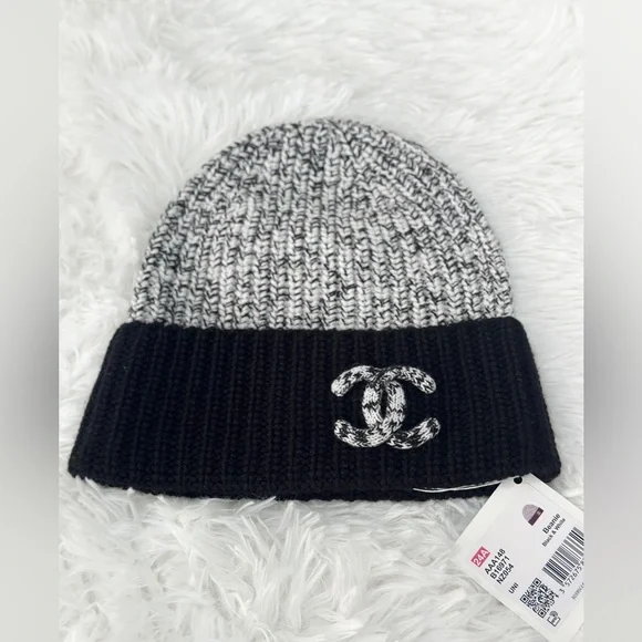 CHANEL black and gray CC logo cashmere beanie - Picture 1 of 5
